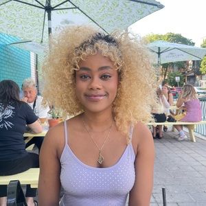 Meet your Posher, Britney